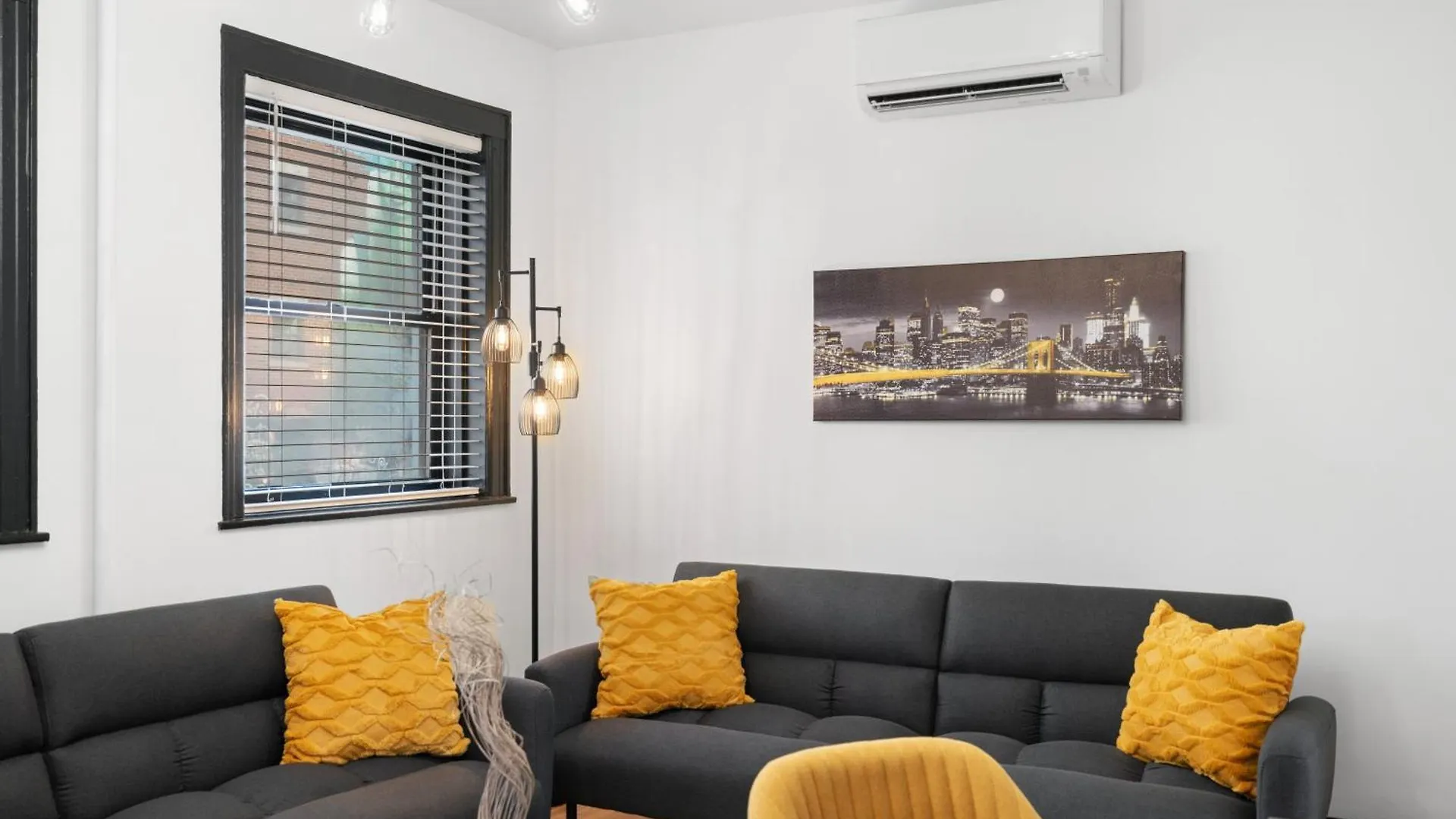 Tripoli Artisan Lofts - Designer Bushwick Lofts With Rooftop Terrace 0*, 纽约